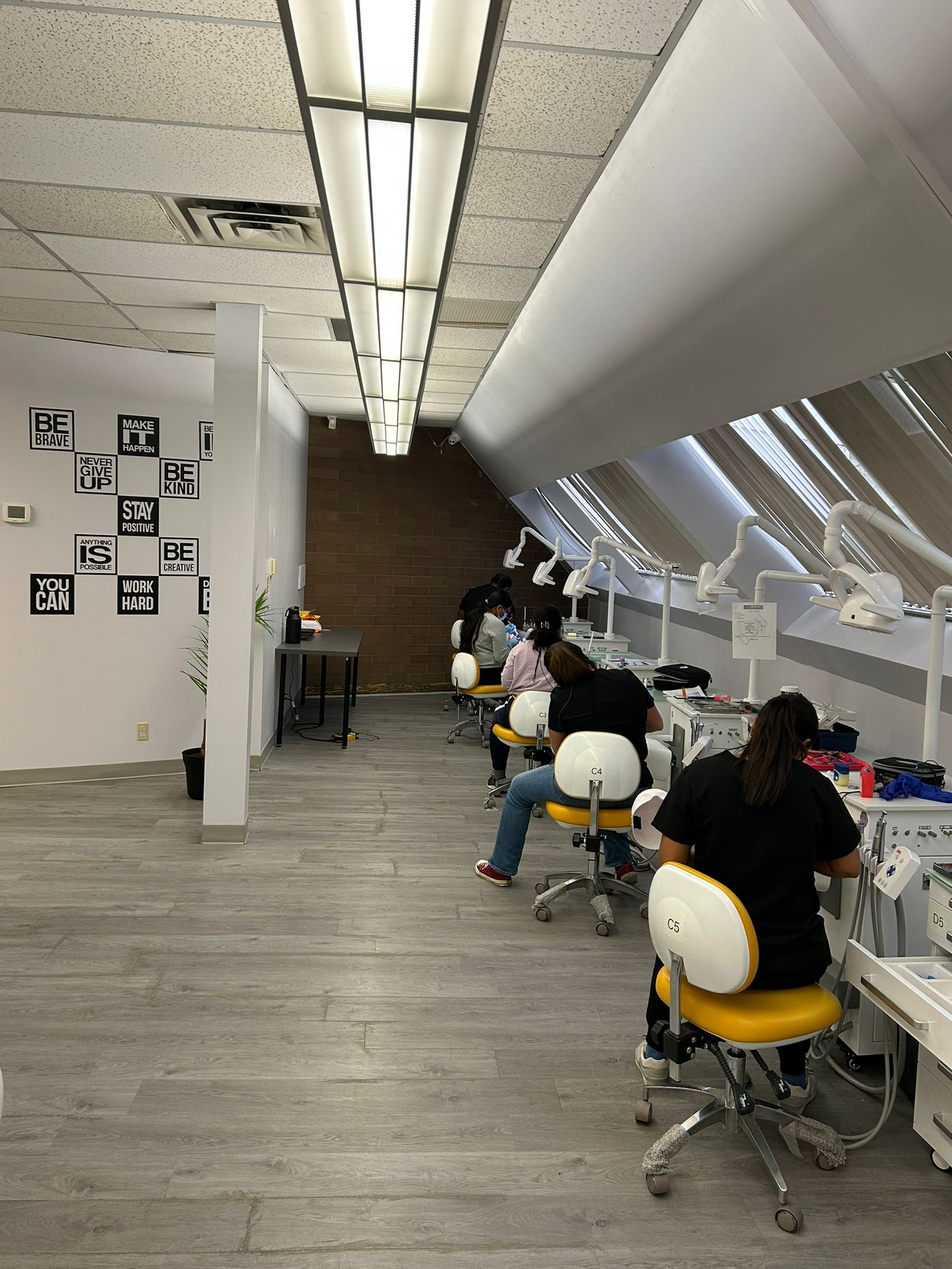 DDU Gallery Image 17